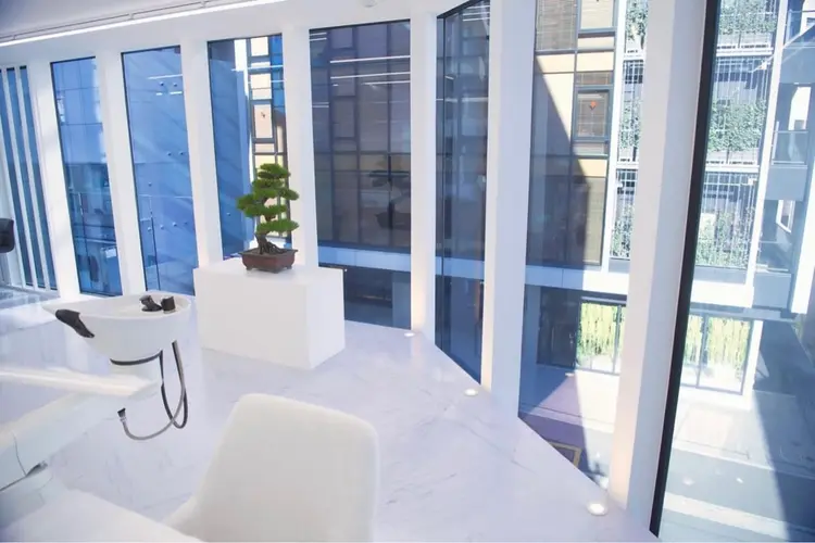 WHITELY     Shibuyaの内観・外観2