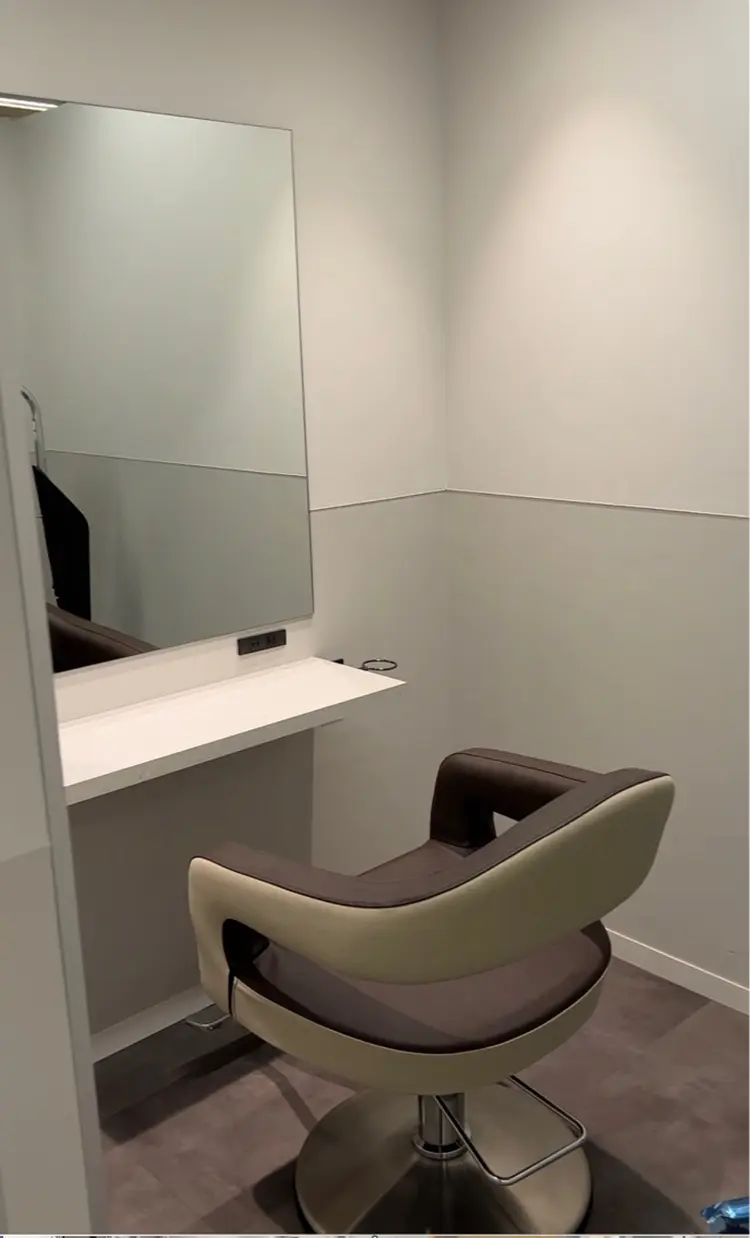 SALOWIN表参道HOLON店の内観・外観3