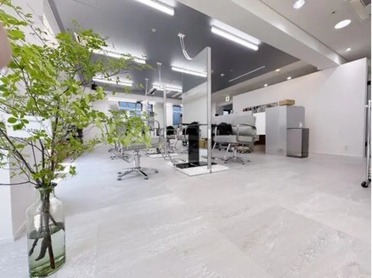 Real心斎橋店の内観・外観1