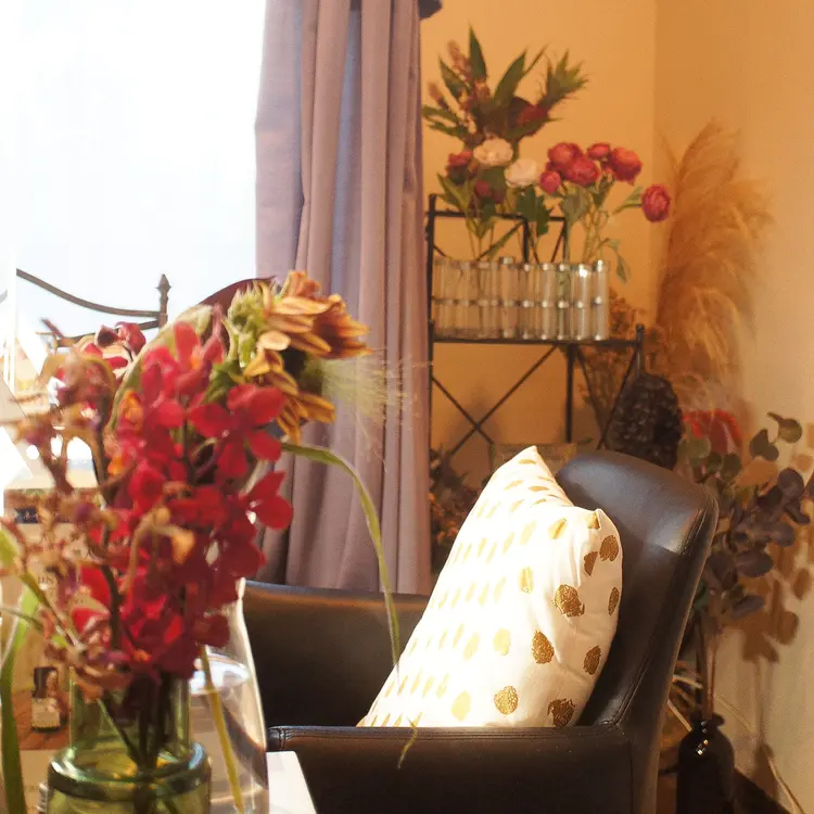 MIU  Nailの内観・外観2