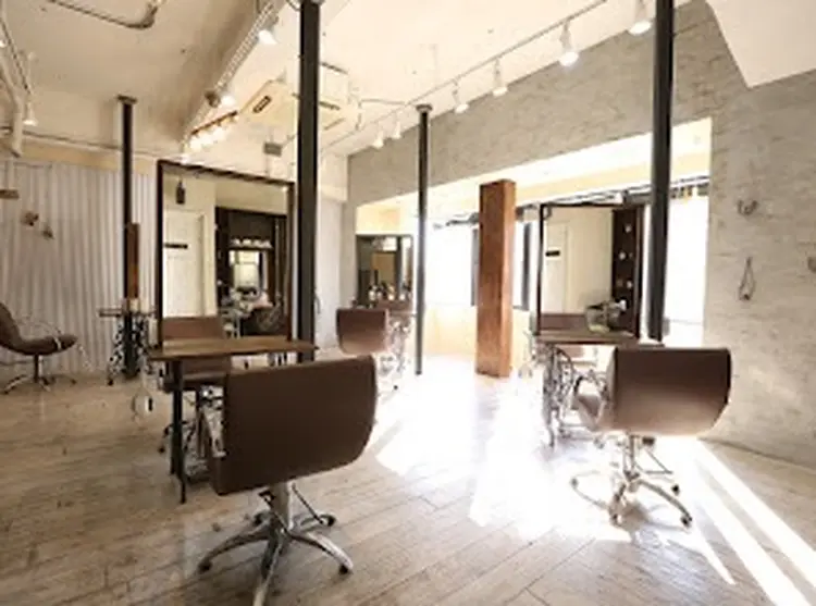 emueの内観・外観2