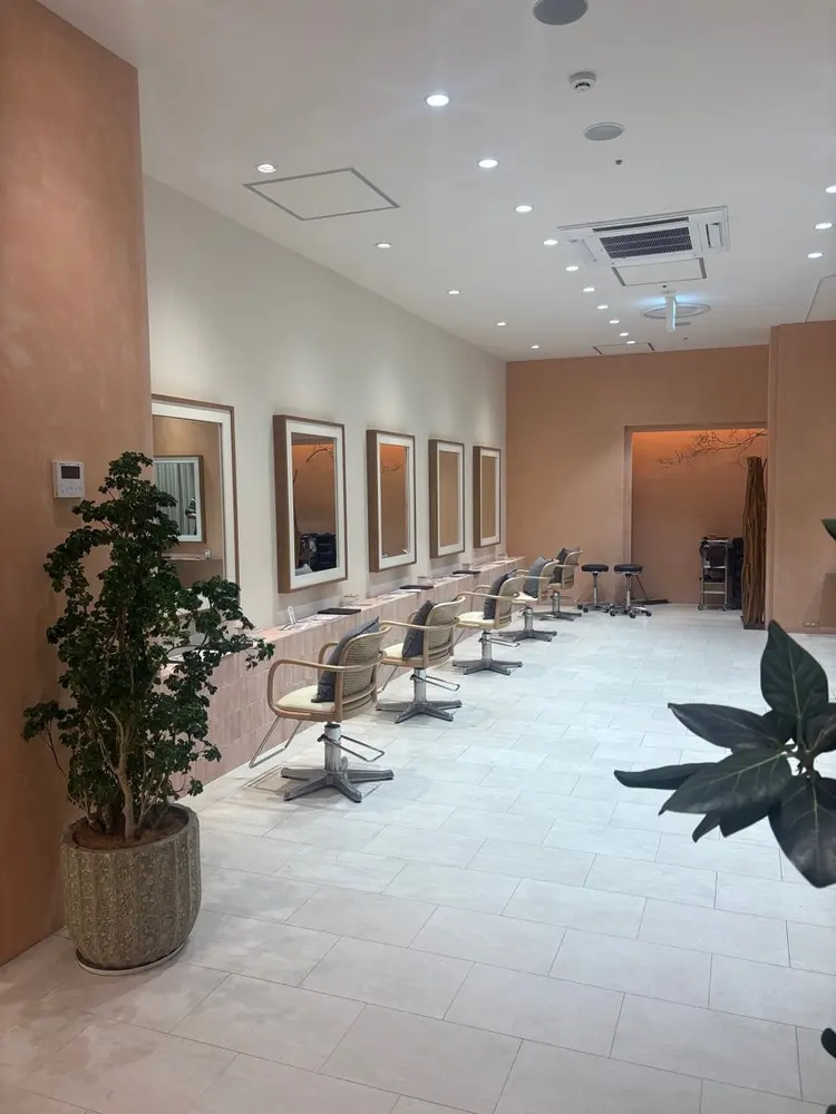 tricot AVEDA ららテラス北綾瀬店の内観・外観2