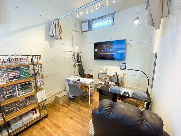 ビューティサロン 100+の内観・外観1