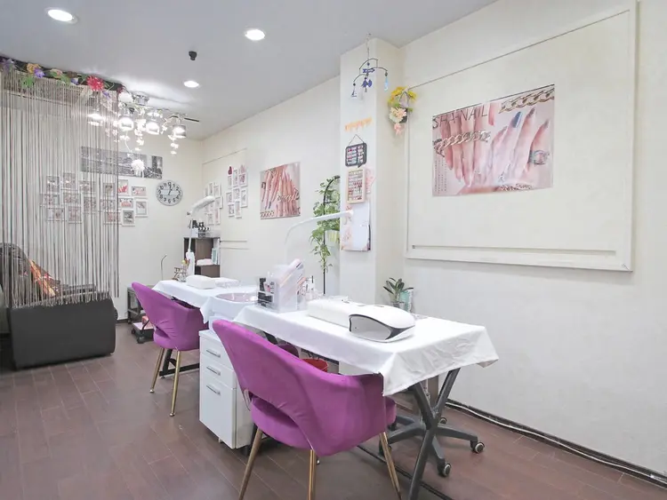 ガールネイルサロンの内観・外観1