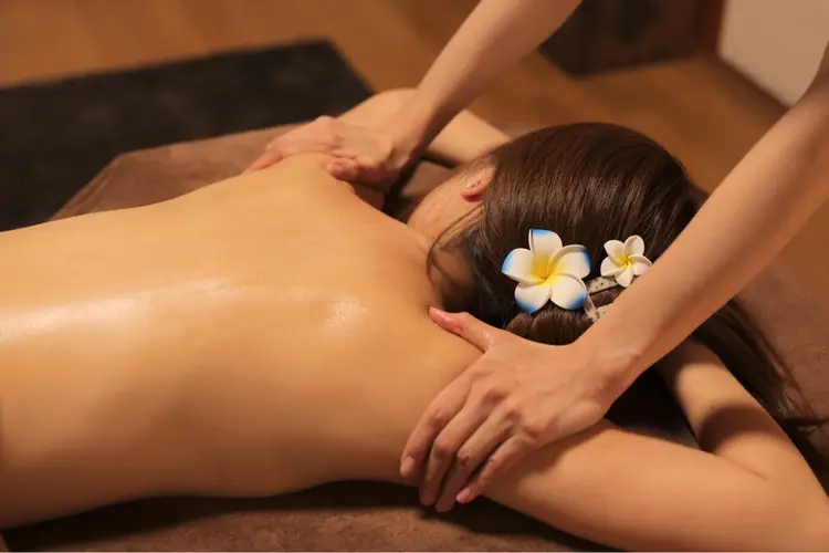 リラグゼーションサロンLUNAの内観・外観1