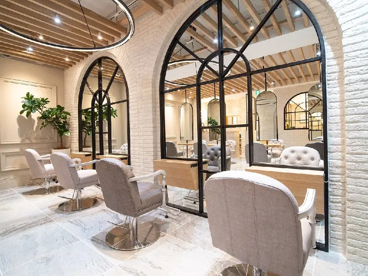 AUBE HAIR shinjukuの内観・外観1