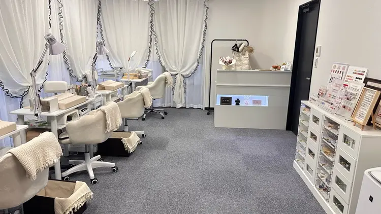 Y3 Nail Salonの内観・外観2