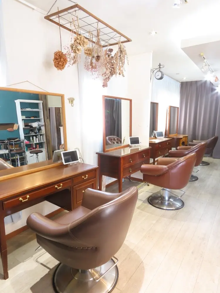 1/f hair spaceの内観・外観2