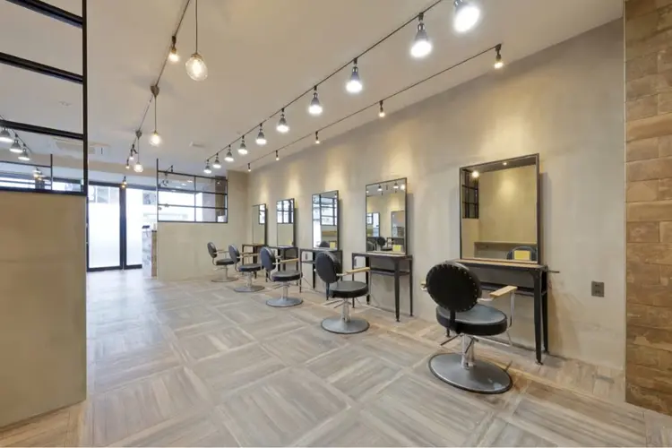 La fith hair glow 中百舌鳥店の内観・外観3