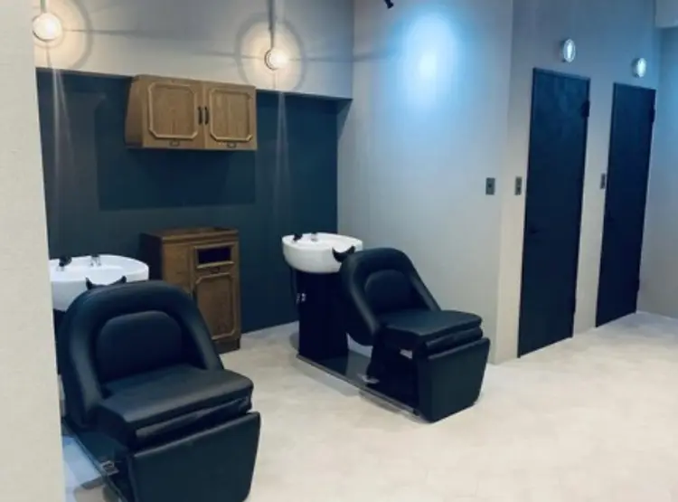 MASTER EYEBROWの内観・外観2