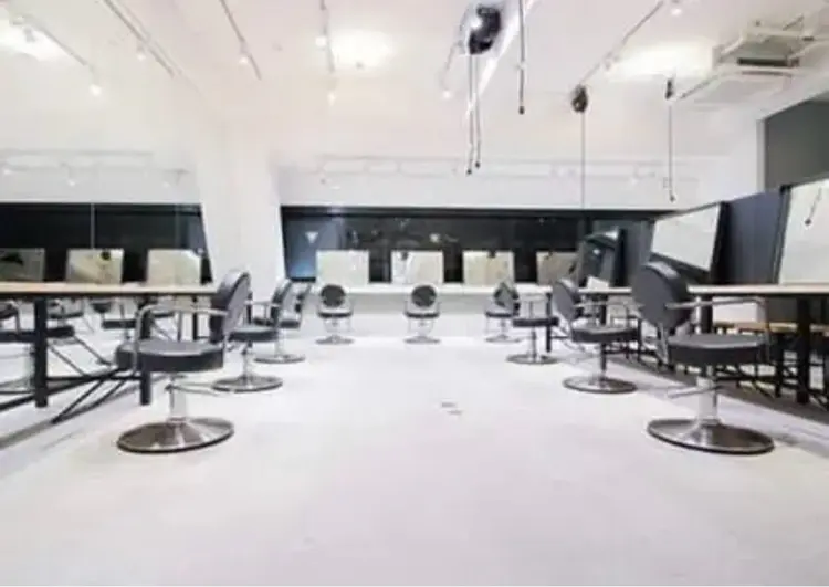 ALBUM 新宿店の内観・外観1