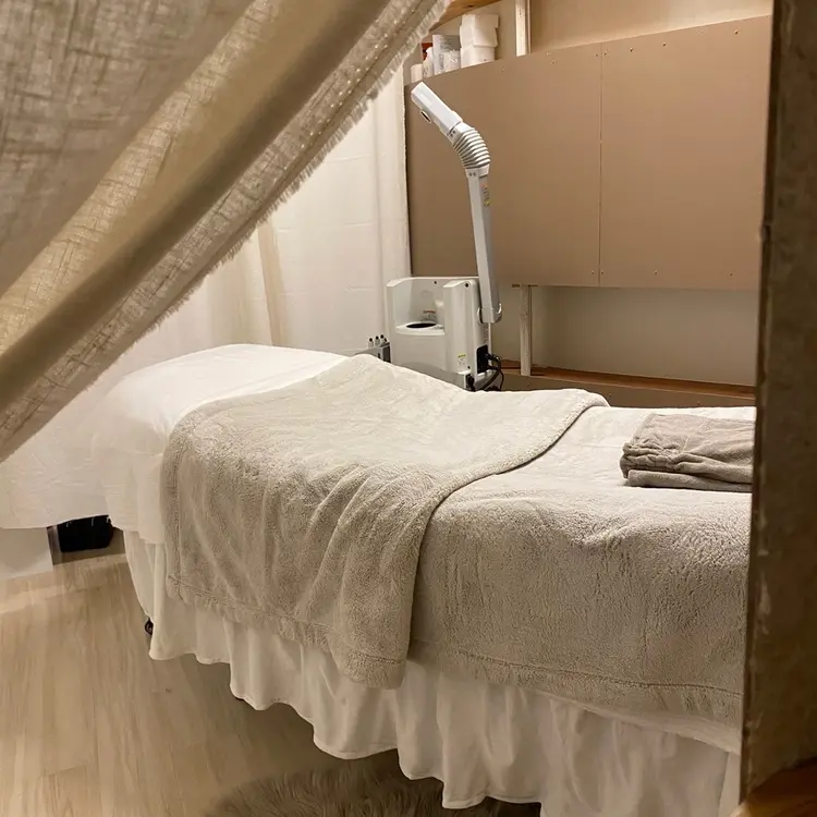 POLA THE BEAUTY四条烏丸の内観・外観1