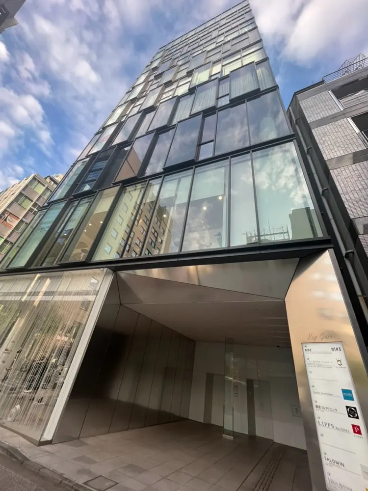 ▫︎ SALOWIN銀座RAY店の内観・外観1