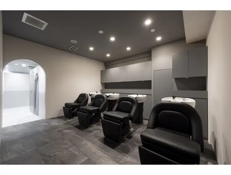 SALOWIN 新宿三丁目の内観・外観3