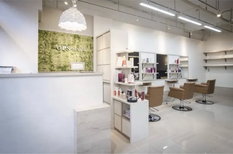 OPS HAIR 大橋駅前店の内観・外観1