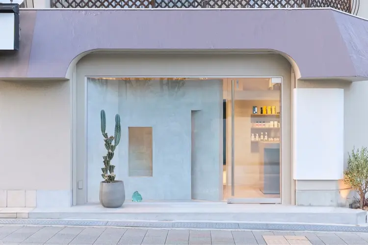 SOLAS   緑地公園店の内観・外観1