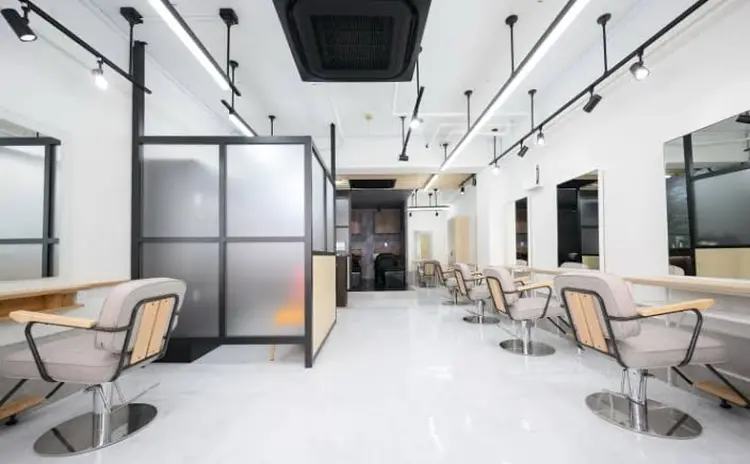 miel hair 新宿店 【ミエル ヘアー】の内観・外観2