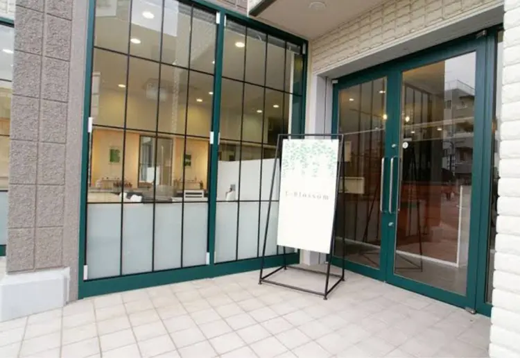 L-blossom  北上尾店の内観・外観1