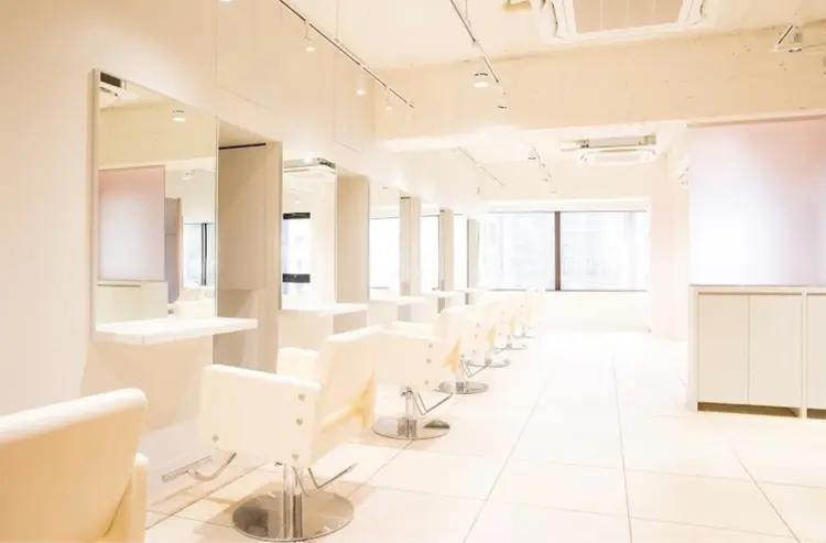 Euphoria 新宿店の内観・外観2