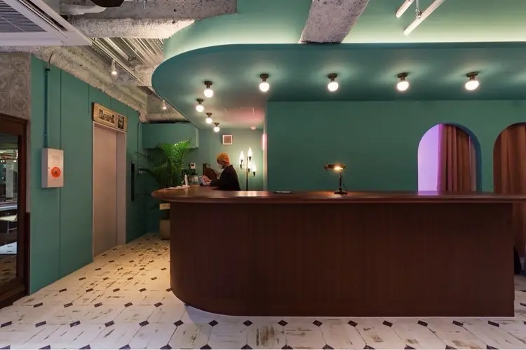 threeの内観・外観1