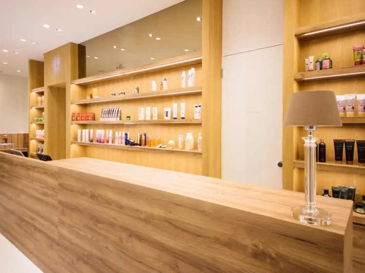 Hair&Make NOISM～ekolu～ 京都駅の内観・外観1