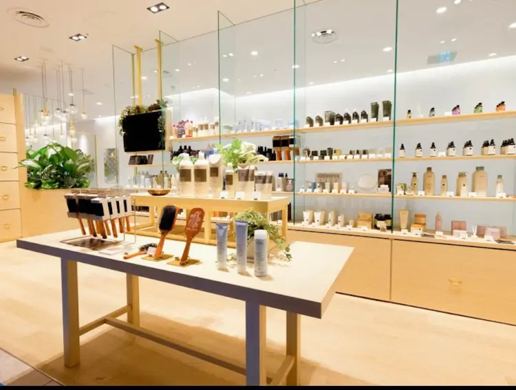 Terrace AVEDA　大丸心斎橋店の内観・外観1