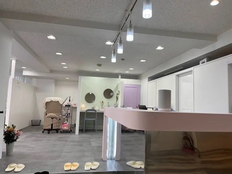 まつげエクステ専門店LASH緑井駅前店の内観・外観1