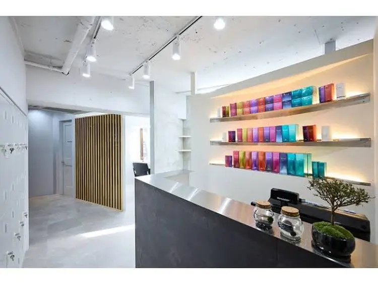 youres hair はなれ店の内観・外観1