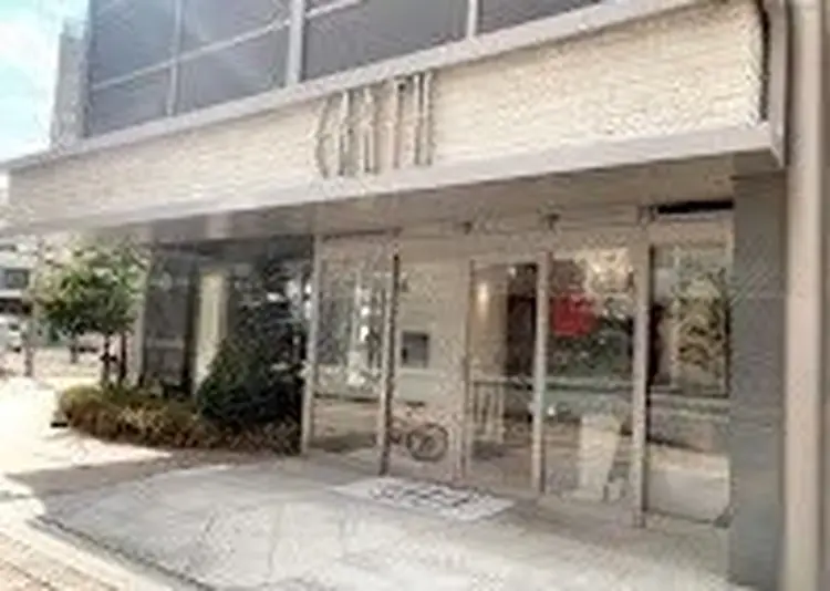 Earth長野駅前店の内観・外観1