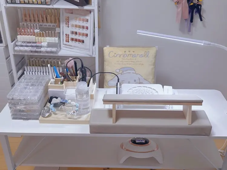 あずさネイルの内観・外観2