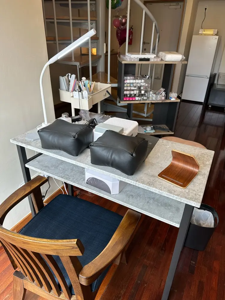 Nail campの内観・外観1