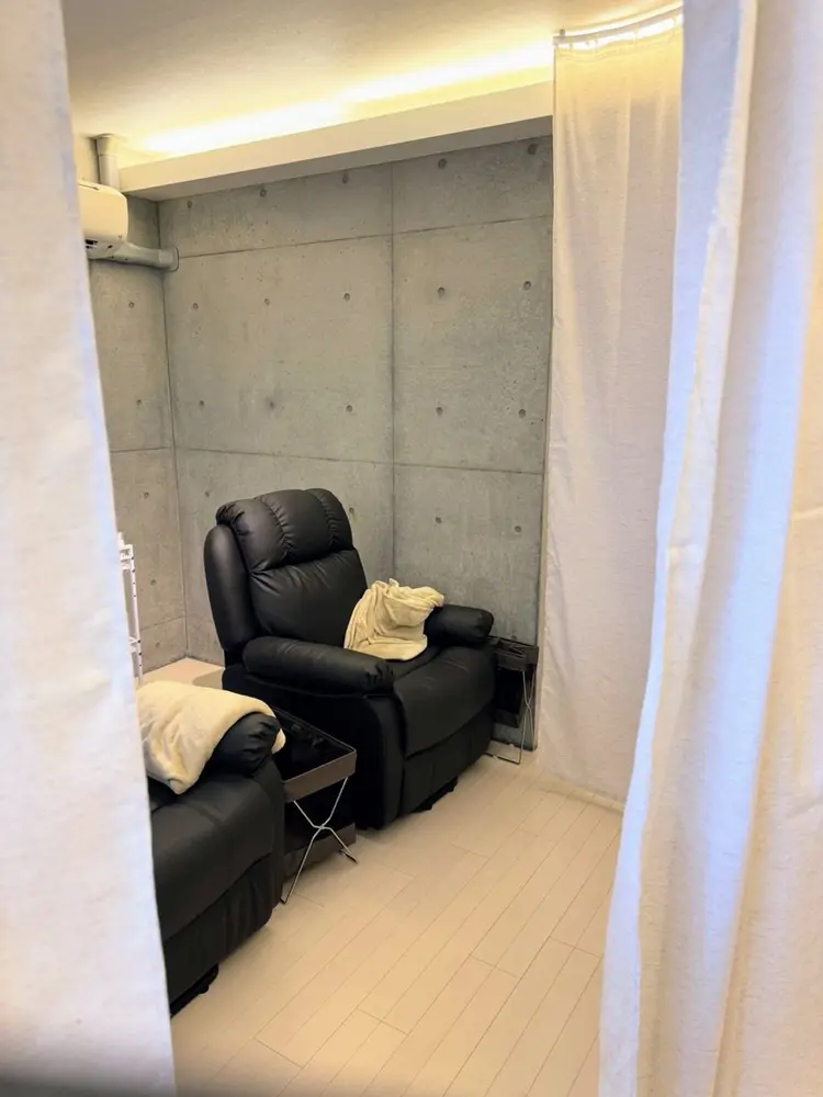 まつ毛と眉毛の専門店eyebee姫路店の内観・外観1