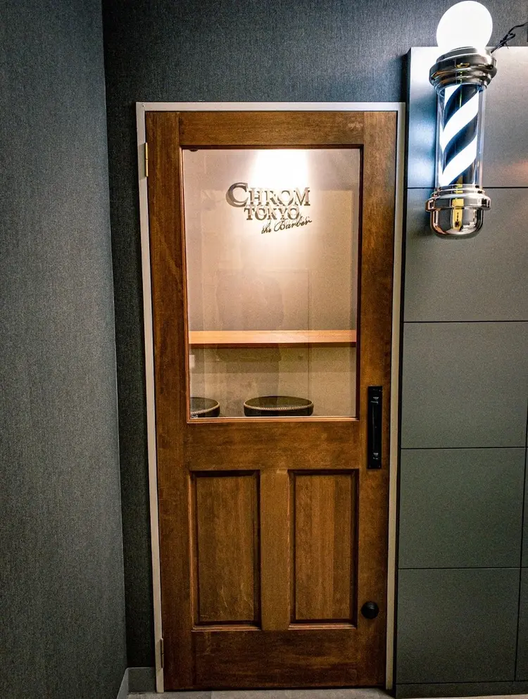 CHROM  TOKYO neonの内観・外観1