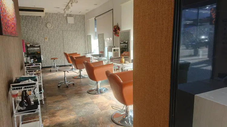 美容室face延岡店の内観・外観1