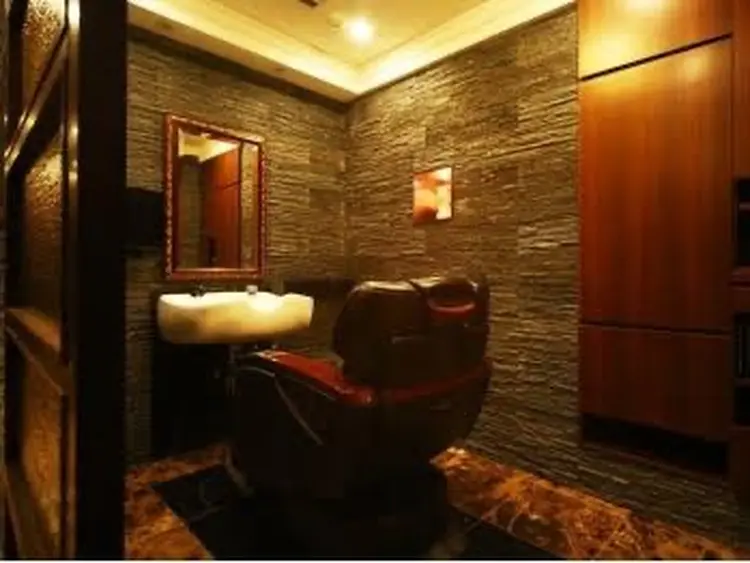 プレミアムバーバー赤坂店の内観・外観2