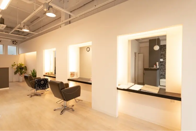 Hair salon Reve〜レーヴ〜の内観・外観1