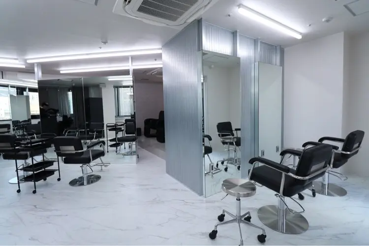 MEN'S salon HYPE 三宮メンズカット/眉毛ワックス/【メンズサロン　ハイプサンノミヤ】の内観・外観2