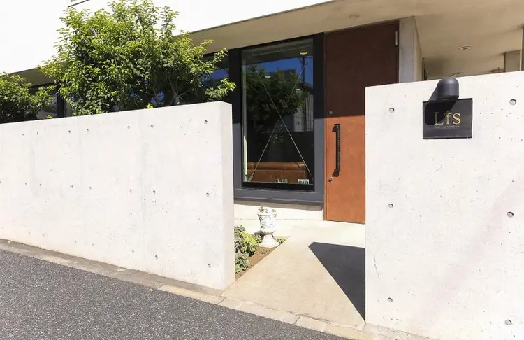 Lisの内観・外観1