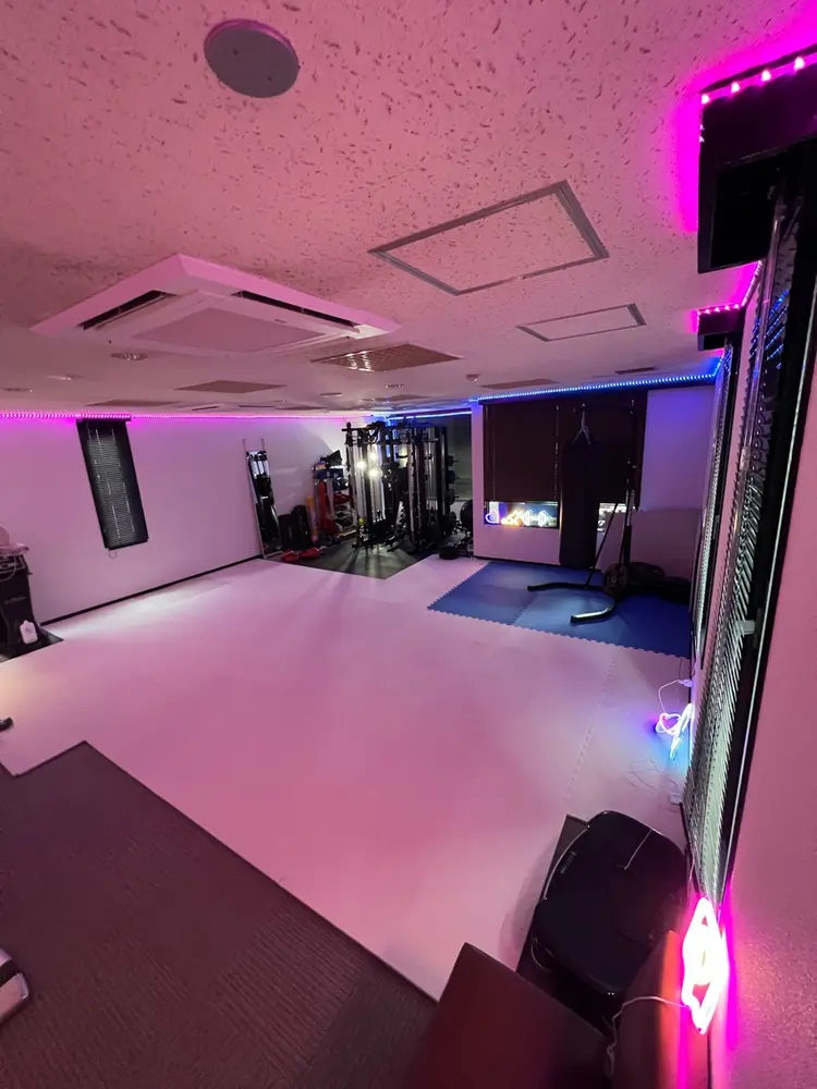 パーソナルトレーニングジムPTBπの内観・外観2