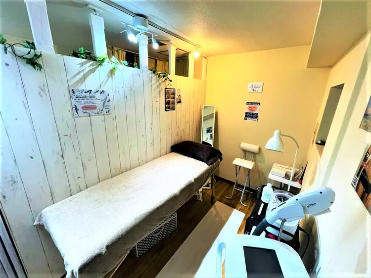 AngelWax【エンジェルワックス】新宿店の内観・外観3