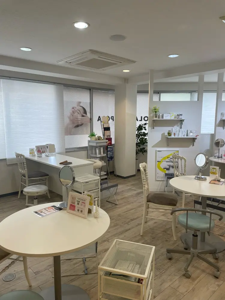 POLA梅田太融寺店の内観・外観1