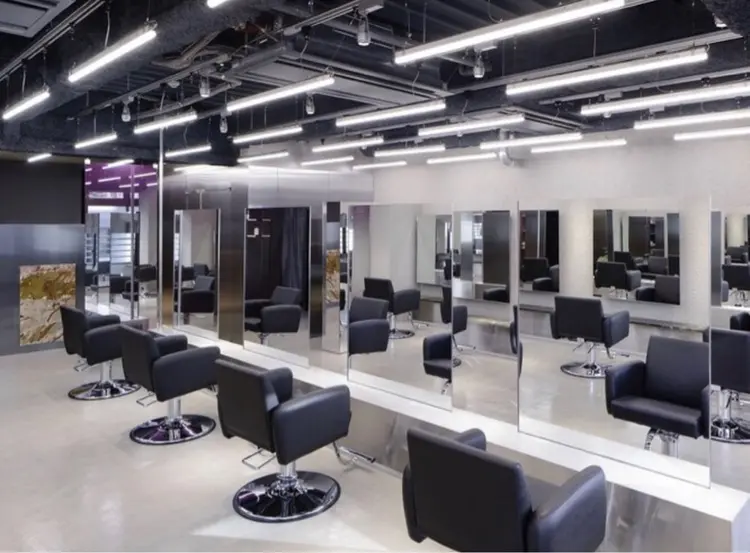 PELE 栄店の内観・外観2