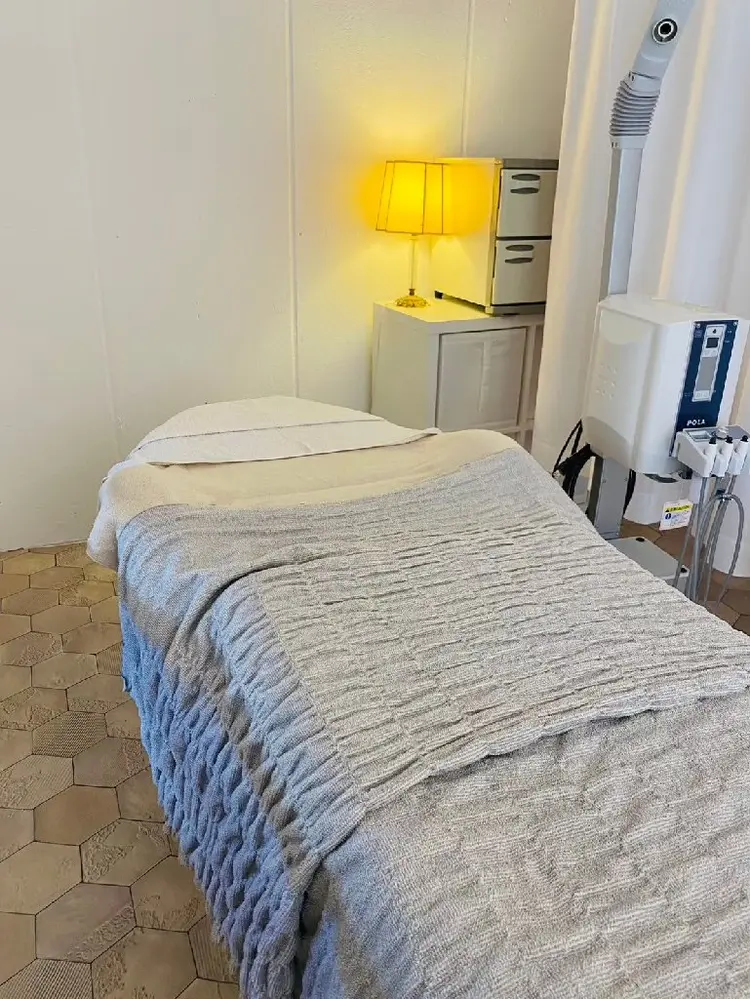 POLA by enna 高槻富田店の内観・外観2