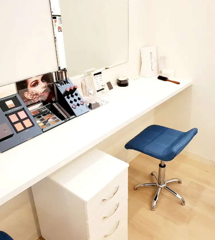 POLA  Miu岸辺店の内観・外観3