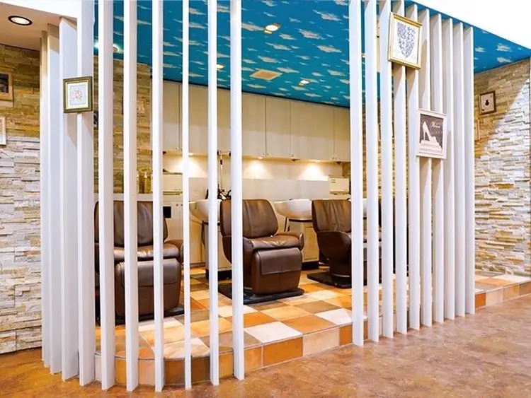 Hair Lounge Anphi 井土ヶ谷の内観・外観2