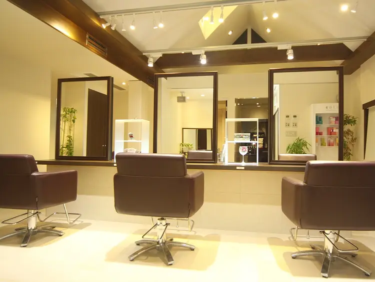 REASONの内観・外観2