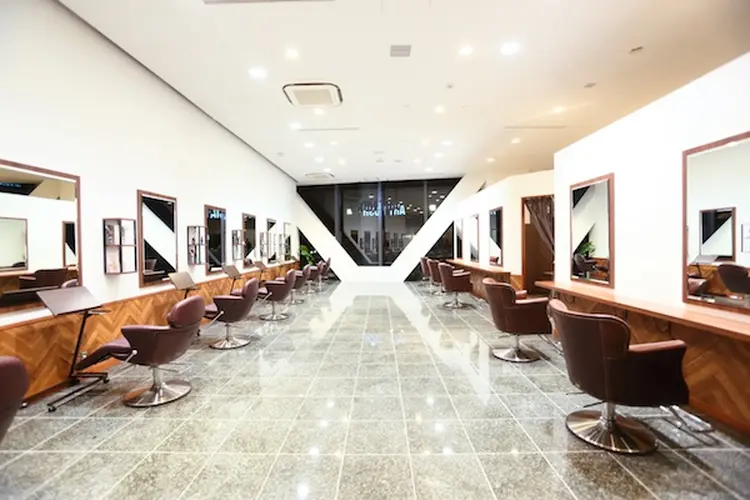 ART RUSH Rebs 多摩センター店の内観・外観2