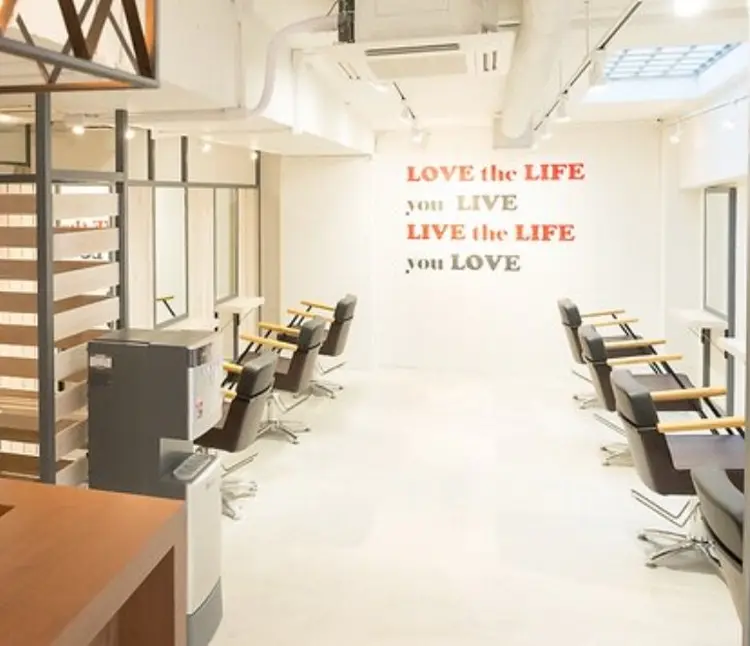 RISE HAIR BRAND 豊中の内観・外観1