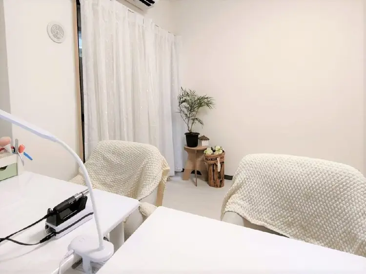 E1 nail salonの内観・外観1