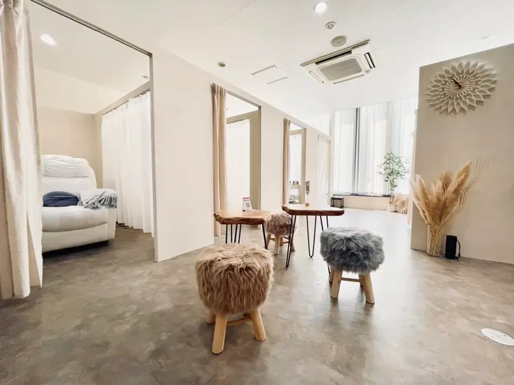 Crescent Eye&Nail 天神大名店の内観・外観1